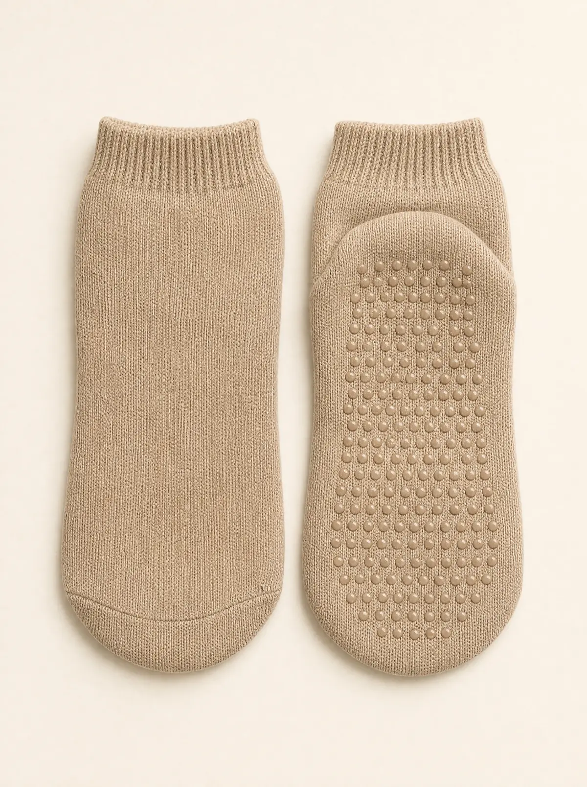 Sand closed-toe ankle grip socks, flat lay